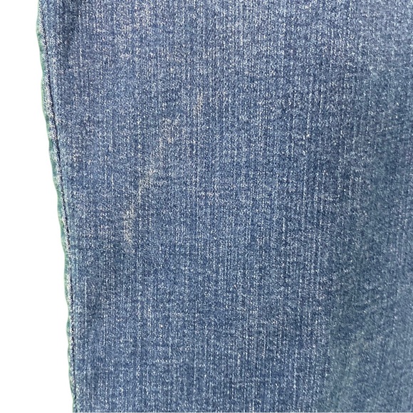 Lane Bryant Short Inseam Signature Fit Mid-Rise Straight Leg Jeans - Picture 6 of 15